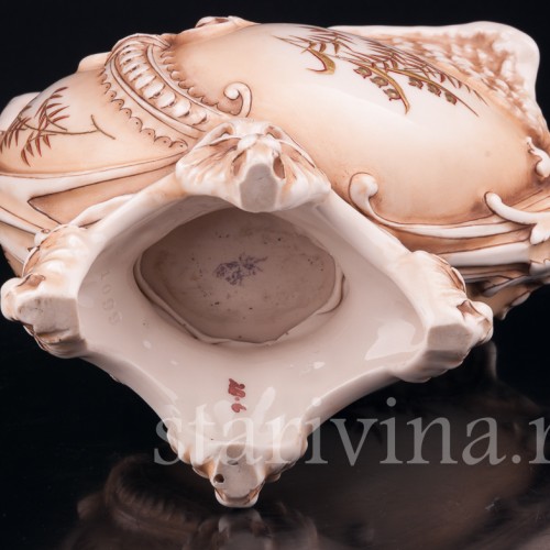 Путти и головой Минервы, ваза, Германия, 19 в