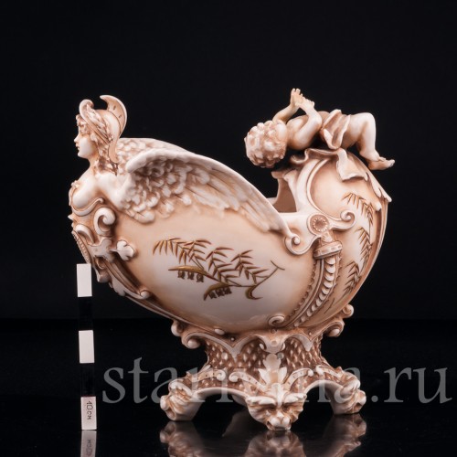 Путти и головой Минервы, ваза, Германия, 19 в