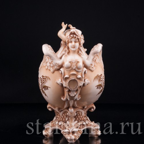 Путти и головой Минервы, ваза, Германия, 19 в