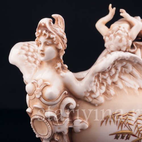 Путти и головой Минервы, ваза, Германия, 19 в