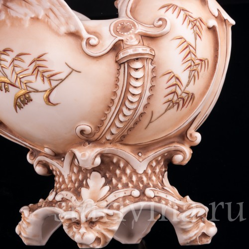 Путти и головой Минервы, ваза, Германия, 19 в