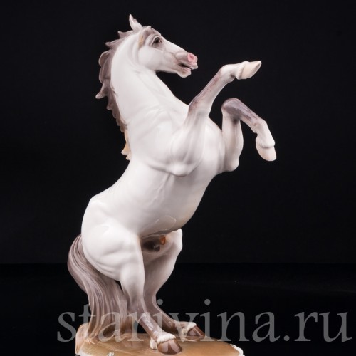 Фарфорвая статуэтка Конь на дыбах, Nymphenburg, Германия, сер. 20 в.