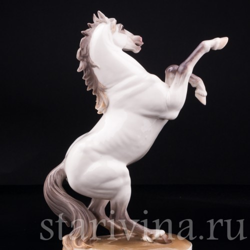 Фарфорвая статуэтка Конь на дыбах, Nymphenburg, Германия, сер. 20 в.