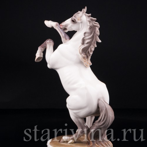 Фарфорвая статуэтка Конь на дыбах, Nymphenburg, Германия, сер. 20 в.