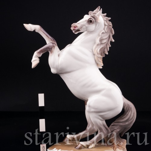 Фарфорвая статуэтка Конь на дыбах, Nymphenburg, Германия, сер. 20 в.