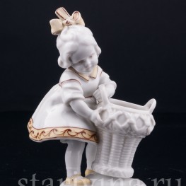 Девочка с корзиной, Hertwig & Co, Германия, 1920-30 гг