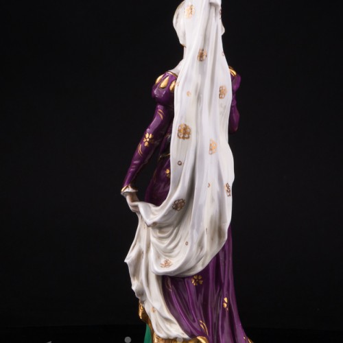 Дама в готическом костюме, Scheibe-Alsbach, Германия, пер. пол. 20 в