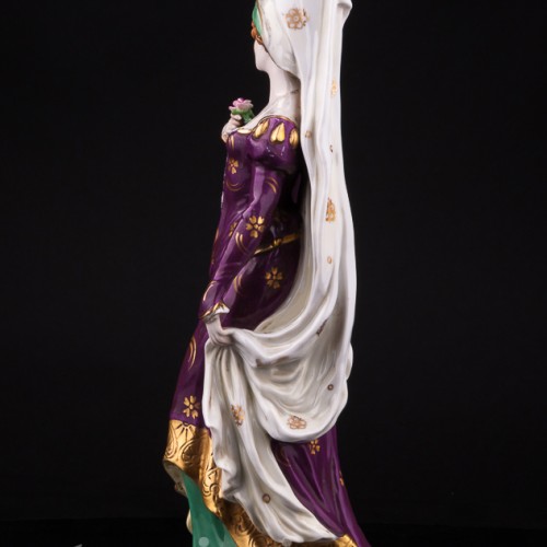 Дама в готическом костюме, Scheibe-Alsbach, Германия, пер. пол. 20 в