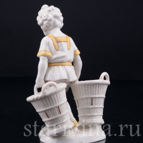 Мальчик с двумя корзинами, Hertwig & Co, Германия, 1920-30 гг