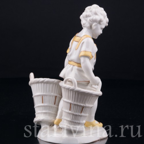 Мальчик с двумя корзинами, Hertwig & Co, Германия, 1920-30 гг