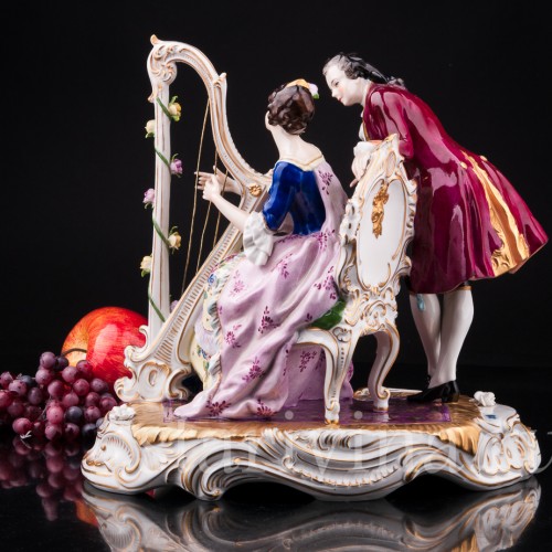 Антикварная фарфорвая статуэтка пары Пара с арфой, Volkstedt, Германия, сер. 20 в.
