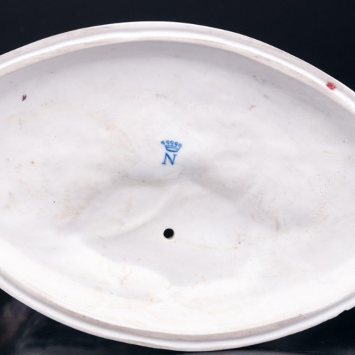 Фарфорвая статуэтка Девушка с двумя девочками, Дрезден, Германия, нач. 20 в.