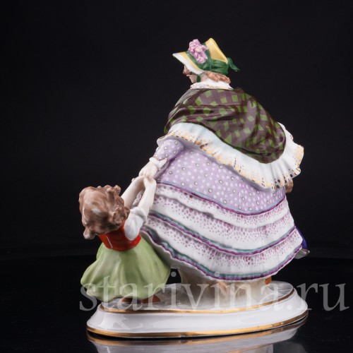 Фарфорвая статуэтка Девушка с двумя девочками, Дрезден, Германия, нач. 20 в.