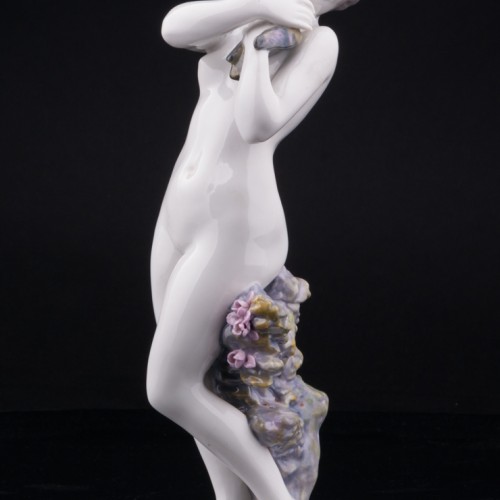 Старинная фигурка из фарфора Девушка с голубем, Karl Ens, Германия, кон. 19 в.