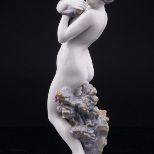 Старинная фигурка из фарфора Девушка с голубем, Karl Ens, Германия, кон. 19 в.