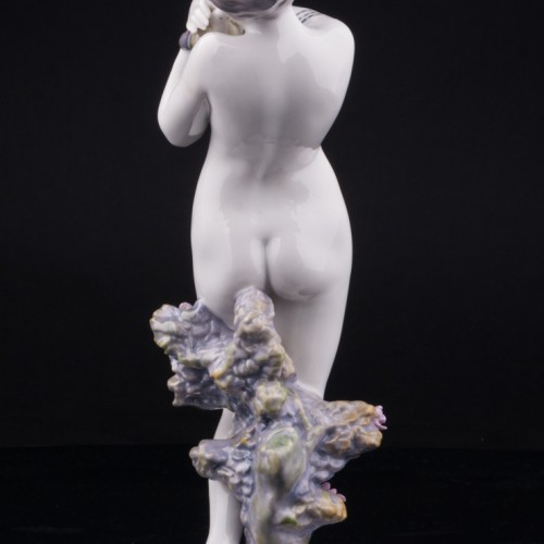 Старинная фигурка из фарфора Девушка с голубем, Karl Ens, Германия, кон. 19 в.