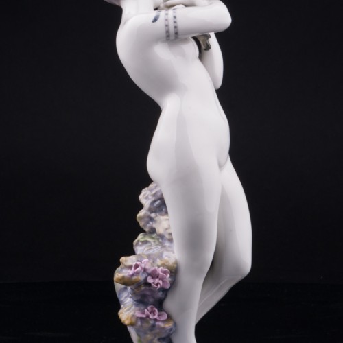 Старинная фигурка из фарфора Девушка с голубем, Karl Ens, Германия, кон. 19 в.