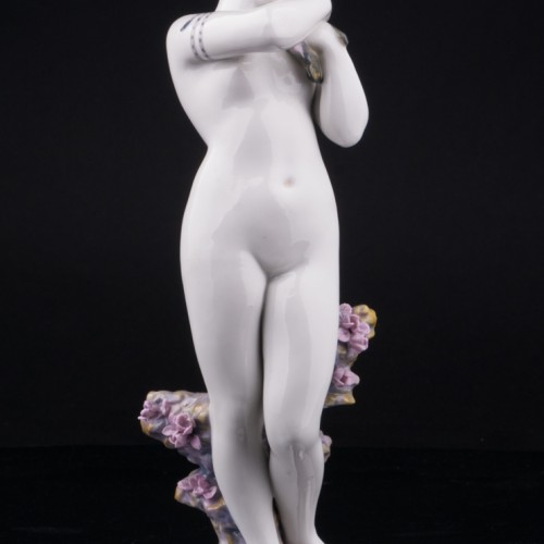 Старинная фигурка из фарфора Девушка с голубем, Karl Ens, Германия, кон. 19 в.