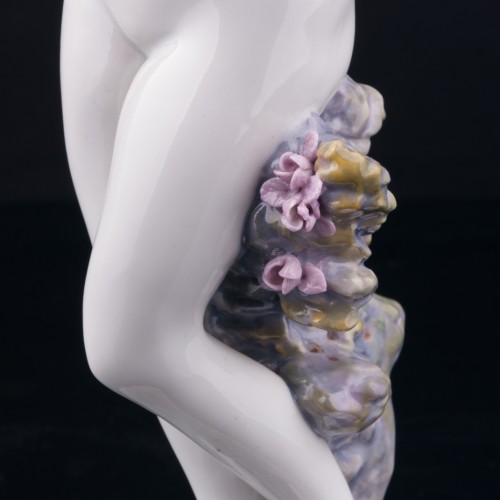 Старинная фигурка из фарфора Девушка с голубем, Karl Ens, Германия, кон. 19 в.