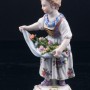 Девочка с цветами в подоле, Meissen, Германия, 19 в