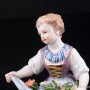 Девочка с цветами в подоле, Meissen, Германия, 19 в