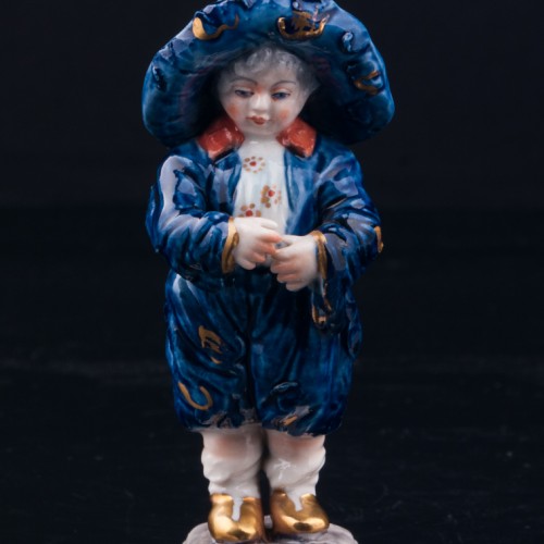 Статуэтка из фарфора Малыш в широкополой шляпе, миниатюра, Volkstedt, Германия, вт. пол. 20 в.