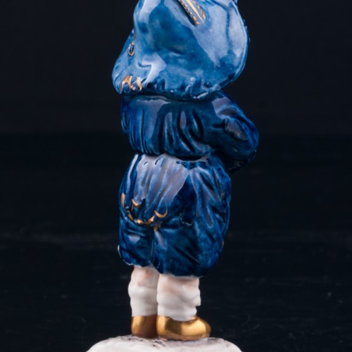 Статуэтка из фарфора Малыш в широкополой шляпе, миниатюра, Volkstedt, Германия, вт. пол. 20 в.