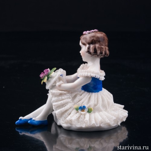 Девочка с букетиком, кружевная миниатюра, E. A. Muller, Германия, кон. 19 - нач. 20 вв