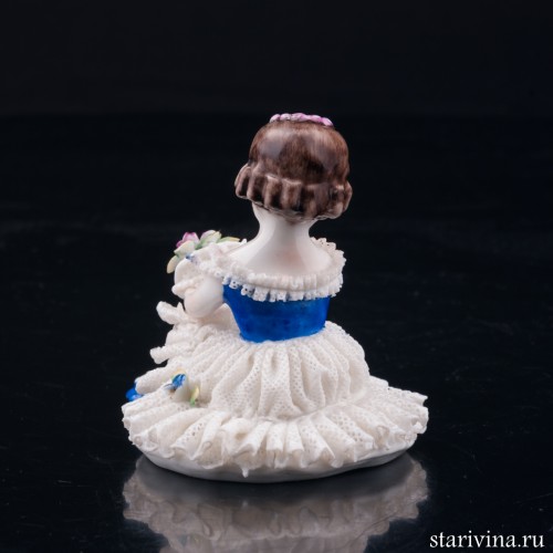 Девочка с букетиком, кружевная миниатюра, E. A. Muller, Германия, кон. 19 - нач. 20 вв