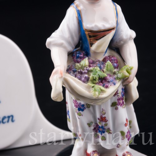 Девочка с виноградом в подоле, миниатюра, Meissen, Германия, 19 в