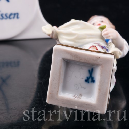 Девочка с виноградом в подоле, миниатюра, Meissen, Германия, 19 в