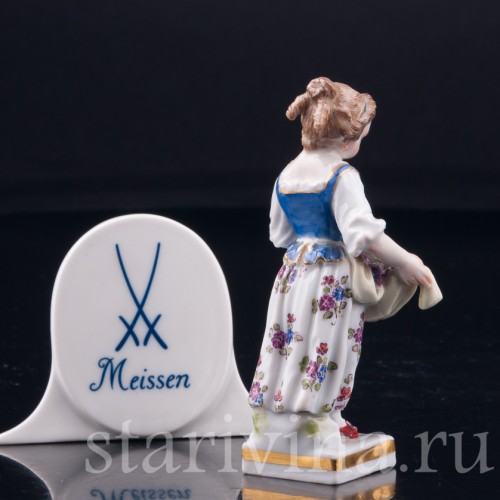 Девочка с виноградом в подоле, миниатюра, Meissen, Германия, 19 в