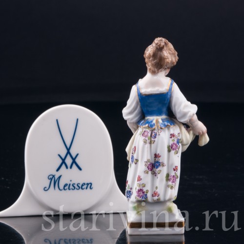 Девочка с виноградом в подоле, миниатюра, Meissen, Германия, 19 в