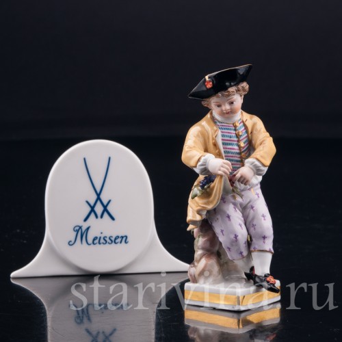 Мальчик с виноградной гроздью, миниатюра, Meissen, Германия, 19 в