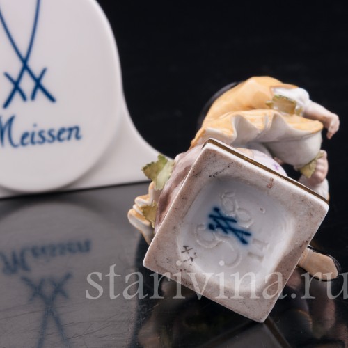 Мальчик с виноградной гроздью, миниатюра, Meissen, Германия, 19 в