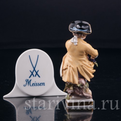 Мальчик с виноградной гроздью, миниатюра, Meissen, Германия, 19 в