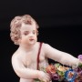 Статуэтка из фарфора Путти с гирляндой цветов, миниатюра, Meissen, Германия, 19 в.
