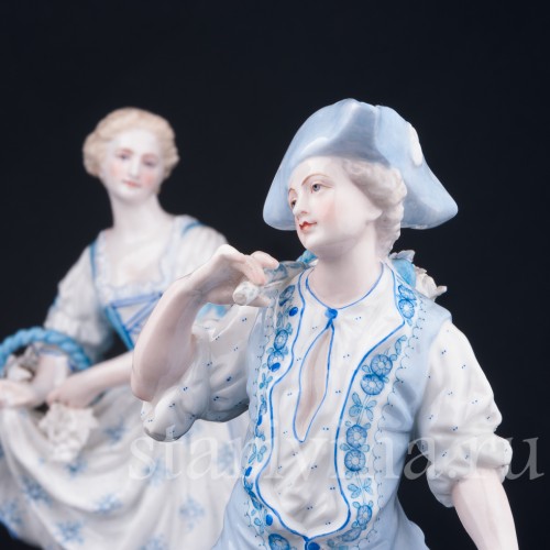 Статуэтка из фарфора Пара в голубом, Франция, 19 в.
