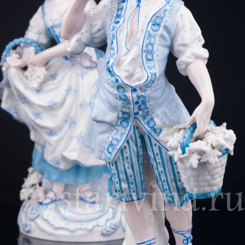 Статуэтка из фарфора Пара в голубом, Франция, 19 в.