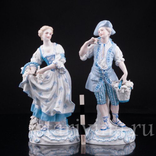 Статуэтка из фарфора Пара в голубом, Франция, 19 в.
