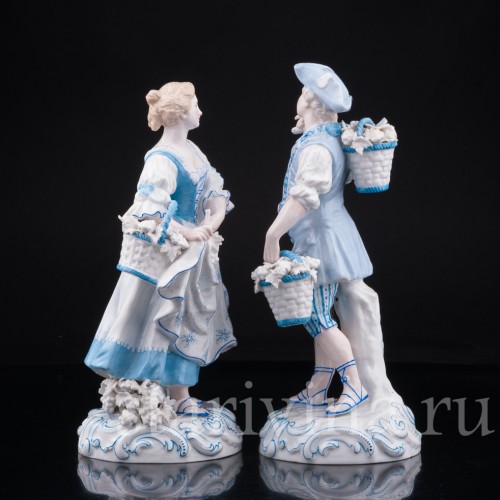Статуэтка из фарфора Пара в голубом, Франция, 19 в.