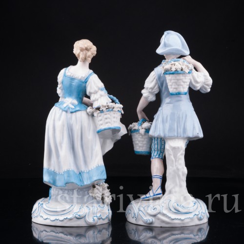 Статуэтка из фарфора Пара в голубом, Франция, 19 в.