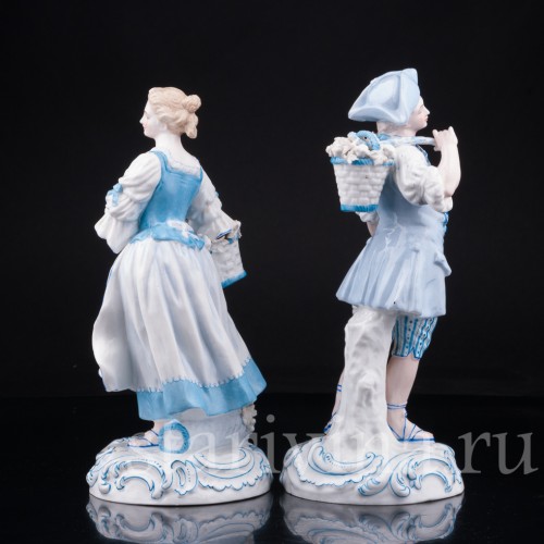 Статуэтка из фарфора Пара в голубом, Франция, 19 в.