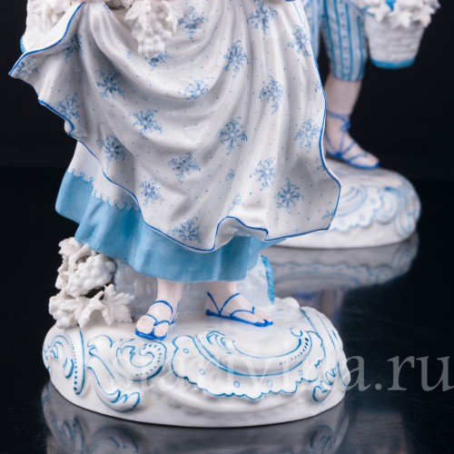 Статуэтка из фарфора Пара в голубом, Франция, 19 в.