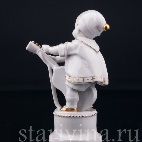 Статуэтка из фарфора Малыш с гитарой, Hertwig & Co, Германия, 1920-30 гг.