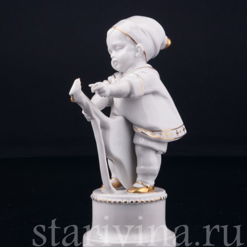 Статуэтка из фарфора Малыш с гитарой, Hertwig & Co, Германия, 1920-30 гг.