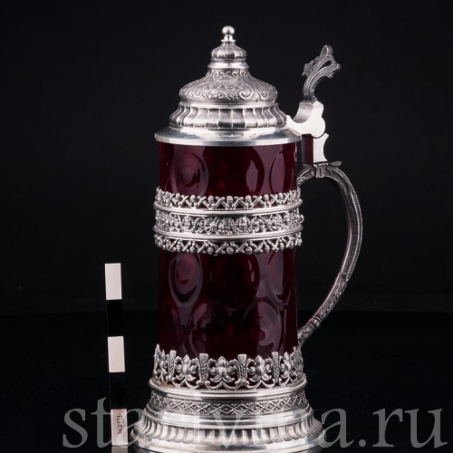 Пивная кружка из красного стекла 1/2 л, нач. - сер. 20 в