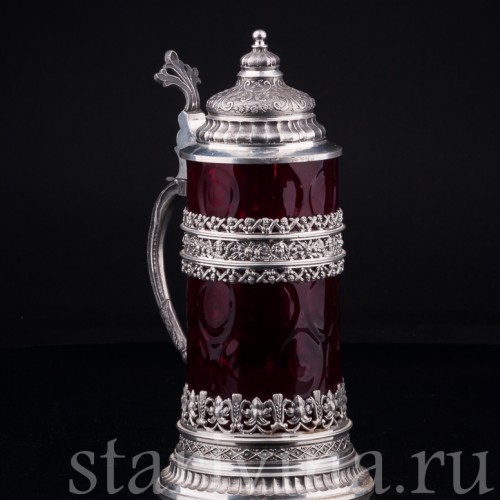 Пивная кружка из красного стекла 1/2 л, нач. - сер. 20 в