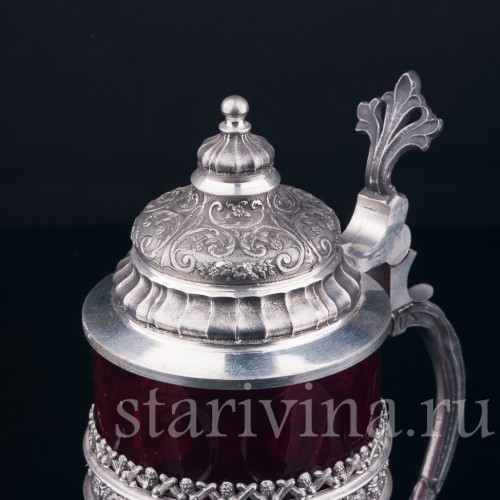 Пивная кружка из красного стекла 1/2 л, нач. - сер. 20 в