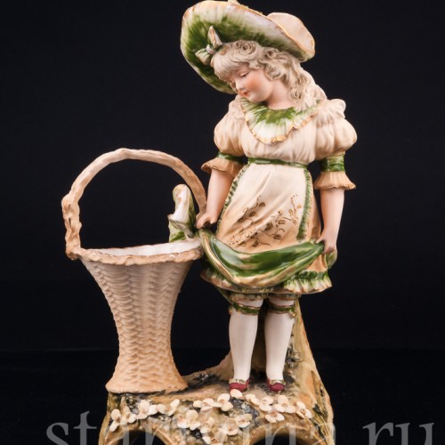 Девочка в шляпке с корзиной, Ernst Wahliss, Австрия, 1897-1906 гг